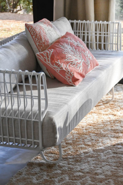 Cojín CORALES bordado