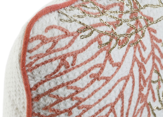 Cojín CORALES bordado