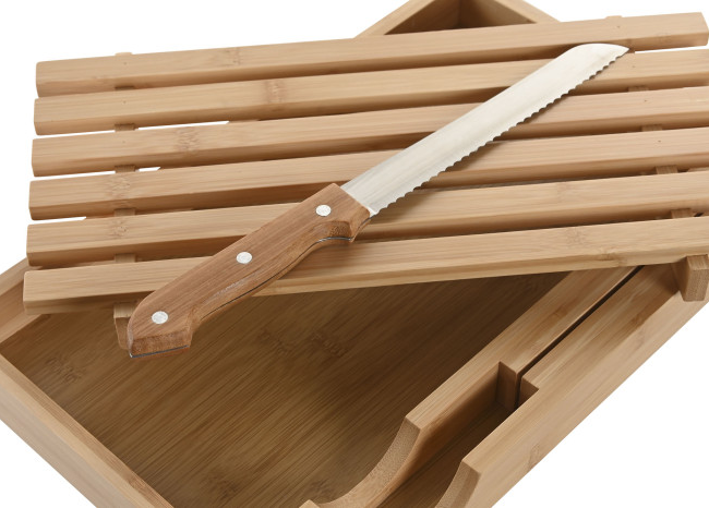 Tabla de corte con cuchillo BAMBÚ