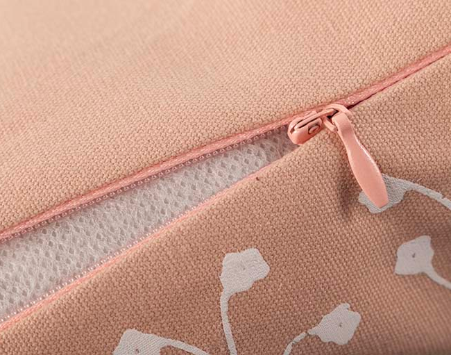 Cojín RAMPEZ rectangular rosa 